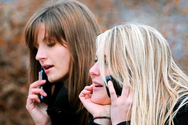 Telefonisch bei Betrieben nach Ausbild...tun sich  junge Leute offenbar schwer.  | Foto: Armin Weigel
