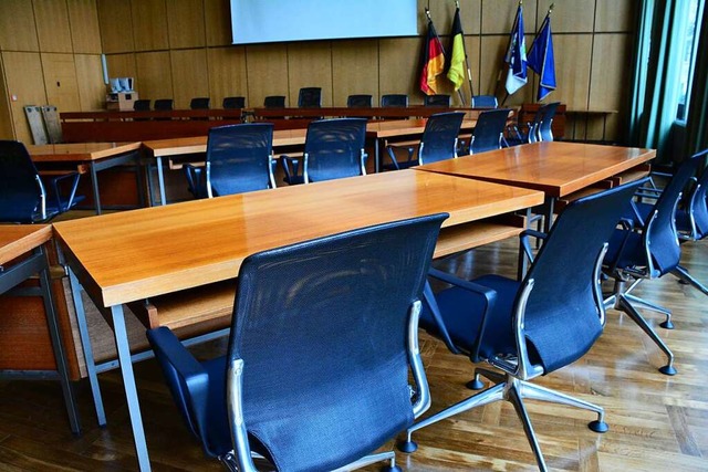Im Weiler Sitzungssaal des Rathauses w... Mrz ein neuer Beigeordneter gewhlt.  | Foto: Hannes Lauber
