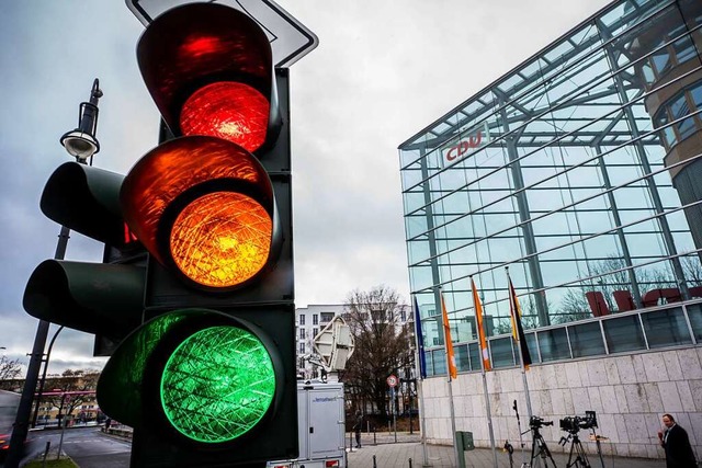 Eine Ampelkoalition im Sdwesten? Olaf...eine guteIdee (Symbolfoto aus Berlin).  | Foto: Michael Kappeler (dpa)