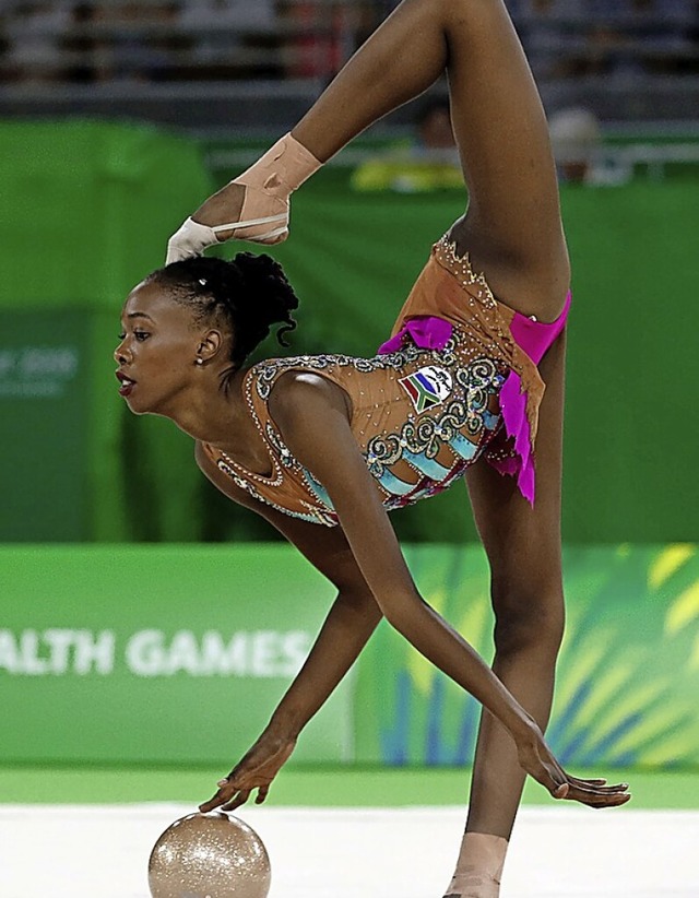 Die Rhythmische Sportgymnastik ist nur Frauen vorbehalten.  | Foto: ADRIAN DENNIS