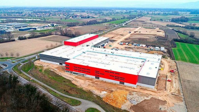 Die Produktionsgebude stehen, jetzt b...ied mit dem Bau des Logistikzentrums.   | Foto: Otto Graf GmbH