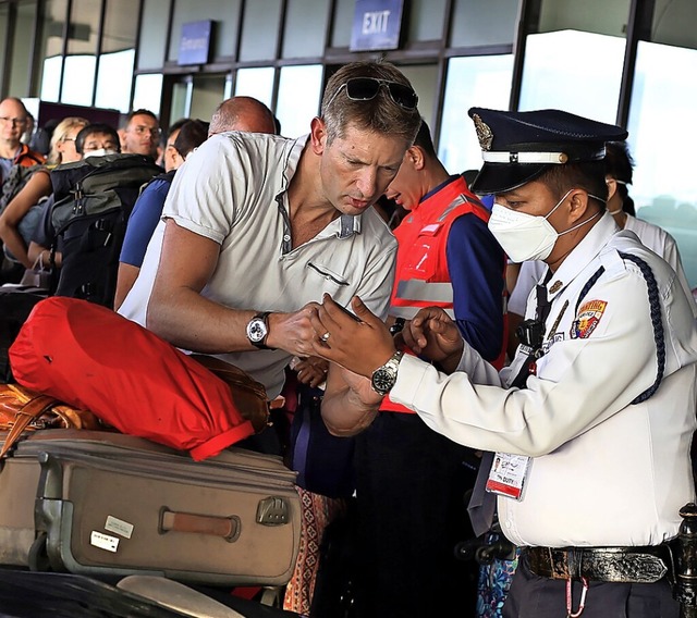 Gestrandete Touristen auf den Philippinen  | Foto: Alejandro Ernesto