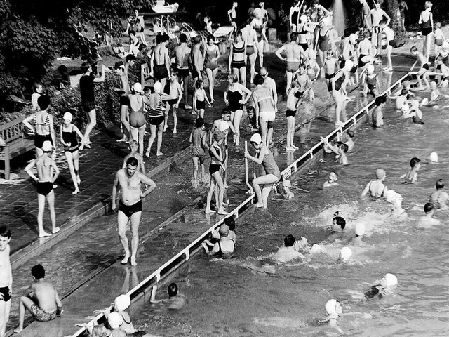 Im Bad herrschte an heien Tagen rund ...becken ein unbersichtliches Gewimmel.  | Foto: Armin E. Mller