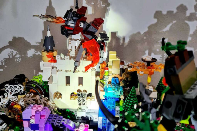 Familie im Lego-Fieber