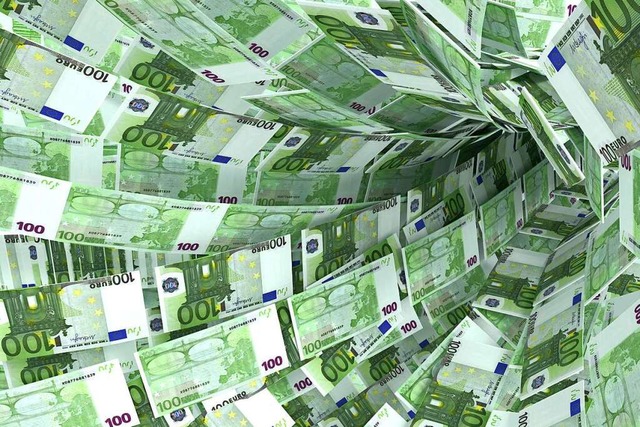 Bei der  Greensill-Bank verschwinden viele Euro.  | Foto: ufotopixl10 (stock.adobe.com)