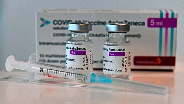 Die Impfungen mit dem Astrazeneca-Impf...m des Schwarzwald-Baar-Kreises weiter.  | Foto: CHRISTOF STACHE (AFP)