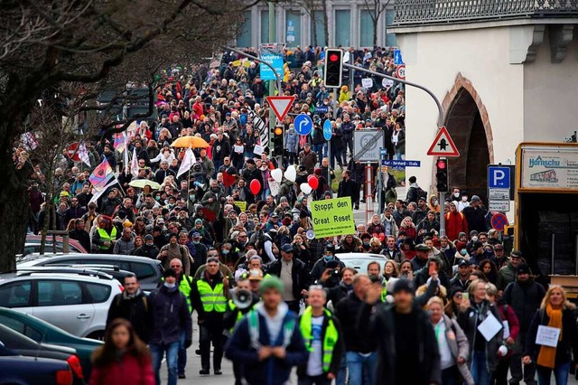 Der Demonstrationszug zog durch Kassel.  | Foto: ARMANDO BABANI (AFP)