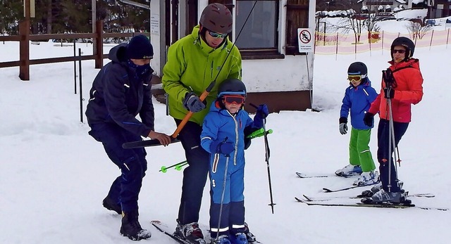 Gut besucht war am Wochenende der Skil...ie Fabian Drse (links) motiviert mit.  | Foto: Wolfgang Adam