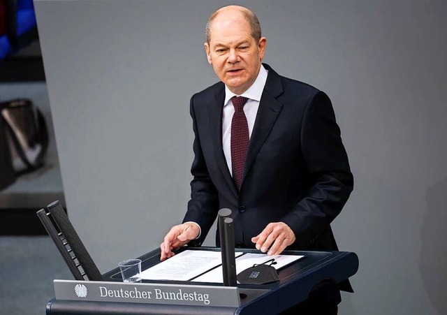 Fr den Haushalt 2022 plant Bundesfina...verschuldung von 81,5 Milliarden Euro.  | Foto: Bernd von Jutrczenka (dpa)