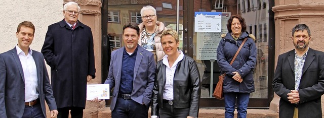3000 Euro erhalten pflegerisch-soziale...th, Manuela Sommer und Georg Mattes.   | Foto: Ruth Seitz
