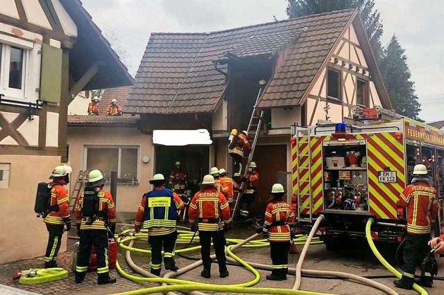 Einsatz fr die Feuerwehr Teningen bei einem Werkstattbrand  | Foto: FW Teningen