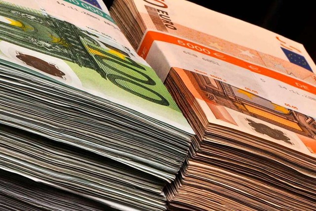 Laut Prognose wird die Stadt Freiburg ...rat, waren es noch 167 Millionen Euro.  | Foto: Ingo Schneider