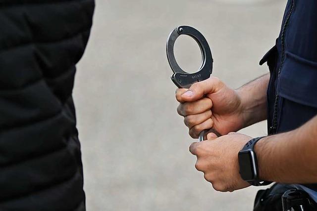 Polizei verhaftet einen verurteilten 80-jährigen Drogendealer in Lörrach