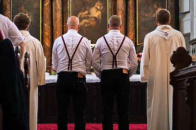 Den Segen der Kirche erhalten offiziel... ersten Homo-Trauung der Landeskirche.  | Foto: Wolfram Kastl