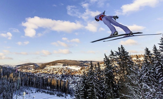 Fliegen ist ein Menschheitstraum. Um W...en wie Skisprungtrainer Rolf Schilli.   | Foto: Philipp von Ditfurth (dpa)