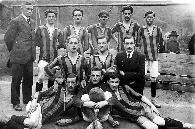 Die Mannschaft des FC Zell beim ersten Spiel im Jahre 1921  | Foto: FC Zell