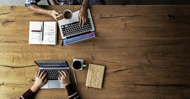 Arbeiten am Flexdesk: Dieser Arbeitsplatz wird fr einen Tag gemietet.  | Foto: Rawpixel.com  (stock.adobe.com)