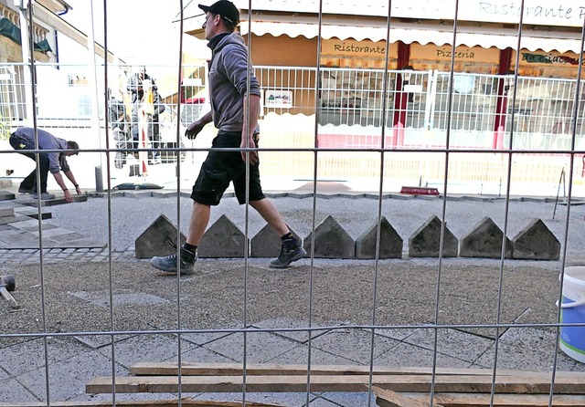 Pflastersteine statt Asphaltdecke: Die...hren ursprnglichen Zustand versetzt.   | Foto: Verena Pichler