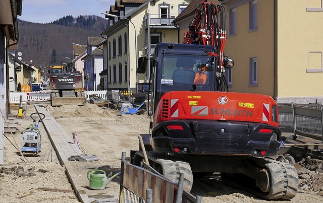 Die Arbeiten auf der Breitmattstrae s...z zweimonatiger Zwangspause gut voran.  | Foto: Michael Gottstein