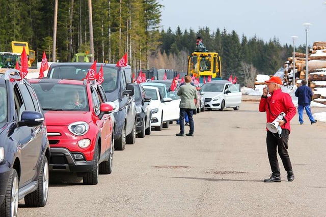 Rund 260 Beschftigte mehrere  Unterne...reik  Nachdruck, hier beim Autokorso.   | Foto: Gert Brichta