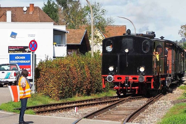 Auch wenn eine S-Bahn durchs Kandertal..., soll die Museumsbahn weiter dampfen.  | Foto: Herbert Frey