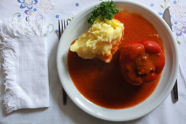 Gefllte Paprika auf kroatisch mit einer sterreichisch beeinflussten Beilage   | Foto: Esther Krais-Gutmann