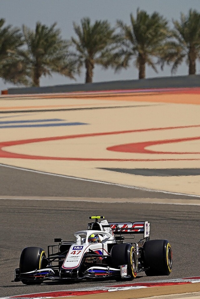 Mick Schumacher auf der Strecke in Bahrain   | Foto: Hasan Bratic (dpa)