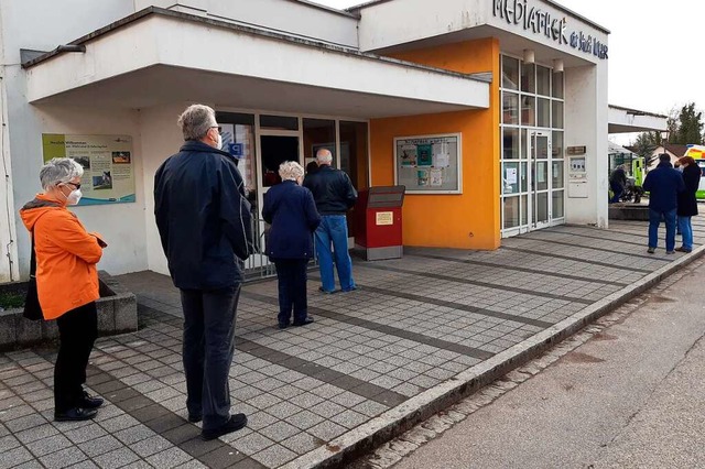 Gut besucht war am Samstag das kommuna...a-Testzentrum an der Wehrer Mediathek.  | Foto: Hrvoje Miloslavic