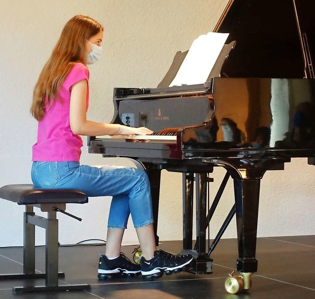 Die Musikschule erlebte keinen Einbruc...l, hier Klavierschlerin Selen Arslan.  | Foto: Roswitha Frey