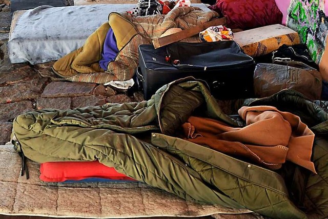 Das Schlaflager eines Obdachlosen soll...n angezndet worden sein (Symbolfoto).  | Foto: Thomas Kunz