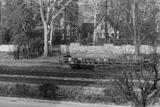 Blick ber die Bahnlinie auf Bume auf...e, das es schon lange nicht mehr gibt.  | Foto: Armin E. Mller