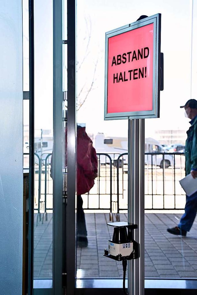 Der Sensor misst den Abstand.  | Foto: Thomas Kunz