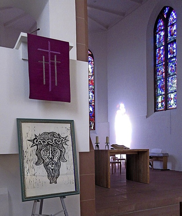 In der Bergkirche Bahlingen hngt whr...Lindenholzbrett  herausgearbeitet hat.  | Foto: Hubert Lang