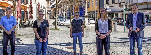 Hannes Schneider, Katja Bhler, Dagmar...germeister Dirk Harscher (von links).   | Foto: Paul Eischet