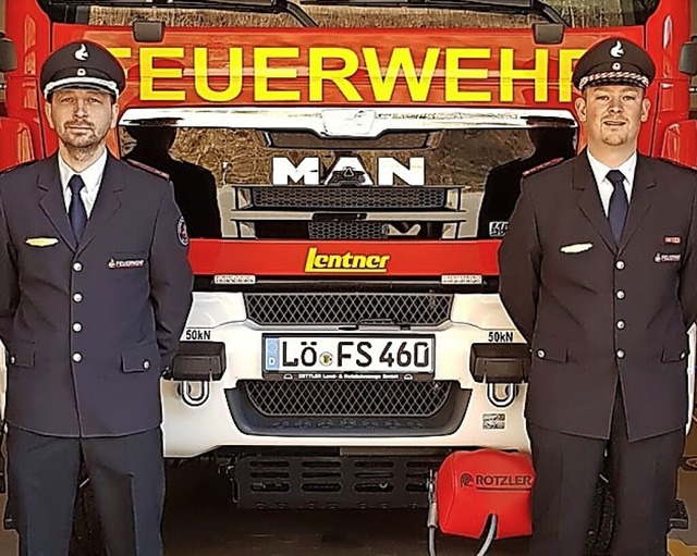Kommandant Jrgen Bianchi (links) und ...erth wurden in ihren mtern besttigt.  | Foto: Feuerwehr Schnau