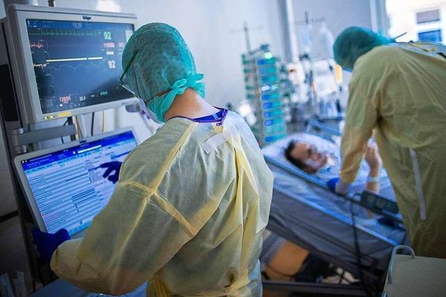 Immer mehr junge Corona-Patienten müssen ins Krankenhaus eingeliefert werden