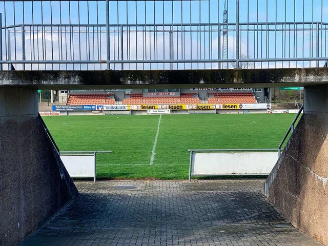 Blick ins derzeitige OFV-Stadion, dess...urch einen Neubau ersetzt werden soll.  | Foto: Helmut Seller