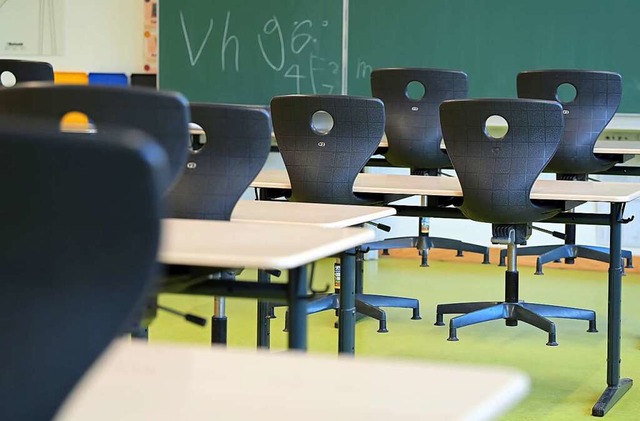 Die meisten Klassenzimmer bleiben leer, auch nach den Ferien.  | Foto: Soeren Stache (dpa)