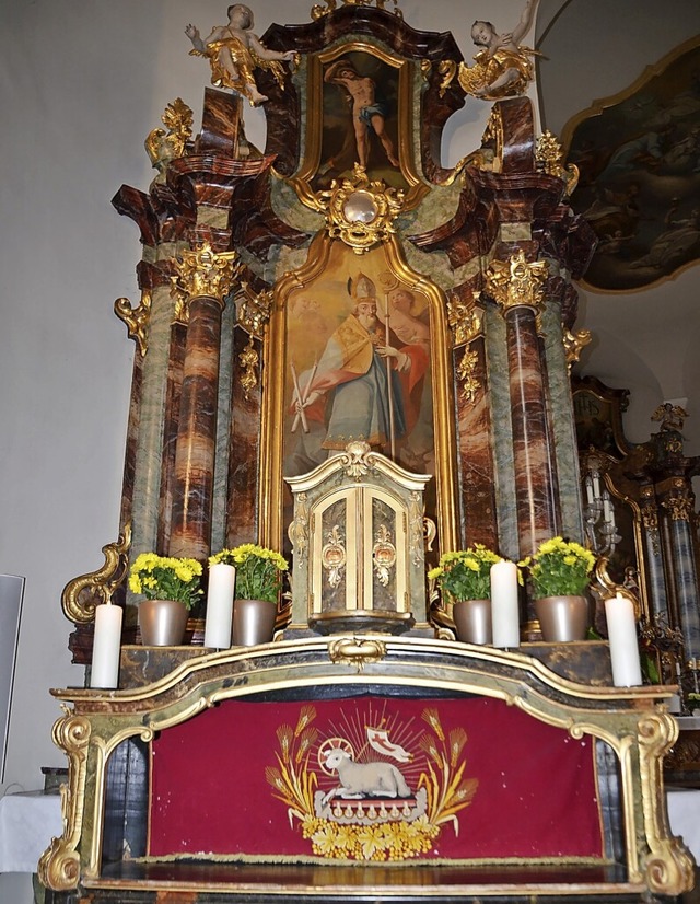 Der Altar in der Wyhler St. Blasiuskirche fr das Osterfest   | Foto: Roland Vitt