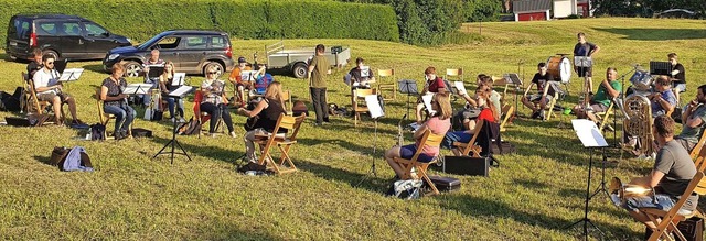 Den Sommer ber konnten die Rtenbacher  Musiker zumindest in Freien proben.   | Foto: Liane Schilling