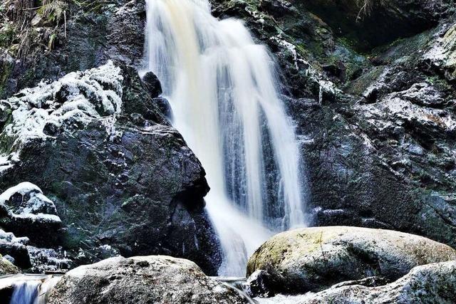 Am Falkauer Wasserfall rauscht die Haslach