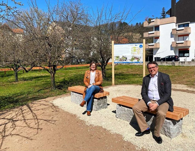 Thomas Kammerer (rechts) und Manfred R...emiegebude genossenschaftlich nutzen.  | Foto: Gemeinde