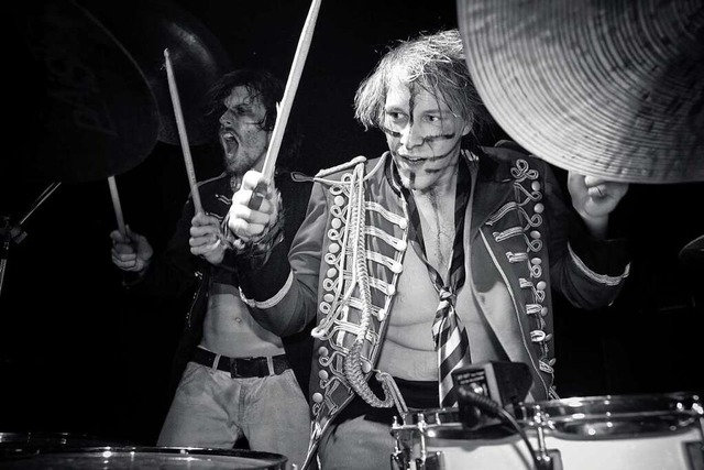 Moritz Baumgrtner aus Lrrach ist Schlagzeuger bei Bonaparte   | Foto: Melissa Hostetler