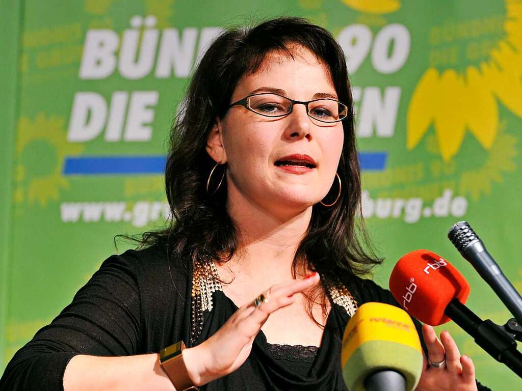 Im Jahr 2010 spricht Annalena Baerbock, die damalige brandenburgische Landesvorsitzende von Bndnis 90/Die Grnen, auf der Brandenburger Landesdelegiertenkonferenz.