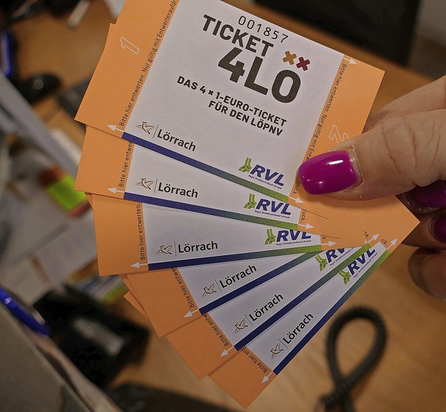 Kommt an: Das Lrracher Ein-Euro-Ticket  | Foto: Barbara Ruda