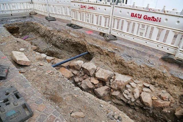 Archologischer Fund: Bei Grabungen werden alte Mauerreste freigelegt