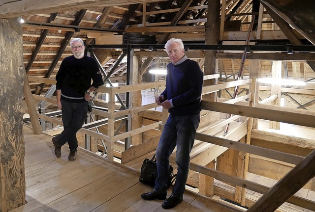 Georg Kirschbaum (links) und Wolfgang Kster  auf der Feuerbhne  | Foto: Michael Gottstein