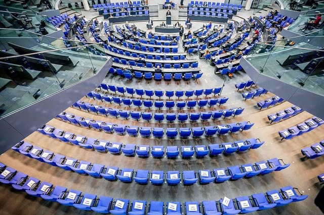 Mglichst schnell will das Kabinett da...durch Bundestag und Bundesrat bringen.  | Foto: Michael Kappeler (dpa)