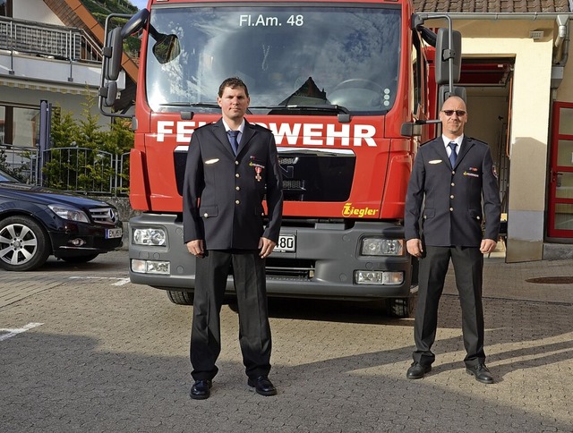 Der neugewhlte Abteilungskommandant S...n Stellvertreter Jens Schwehr (links).  | Foto: Roland Vitt