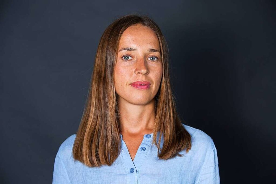 Digitalredakteurin Gina Kutkat hrt ge...id halfen, ber das Thema zu sprechen.  | Foto: Carlotta Huber